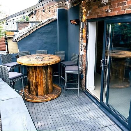 4 Bedroom - Sleep 9 Home In Cheadle Staffordshire - Alton Towers Polar Express Dimmingsdale Peak District Trentham Gardens Water World Dış mekan fotoğraf